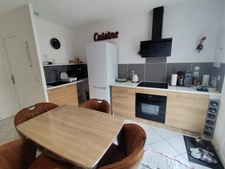 Maison à vendre OZILLAC (17) 2 pièces avec garage, parking privatif et jardin – Proche thermes de Jonzac