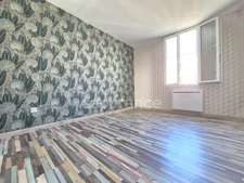 VENTE A TERME LIBRE - Maison 6 pièces PONS (17) - Centre ville - Piscine - Terrain de 167m²