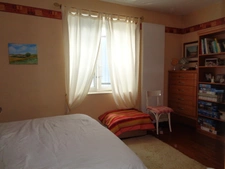 Maison à vendre 5 pièces MOSNAC (17)maison sur deux niveaux avec petit jardin et stationnement