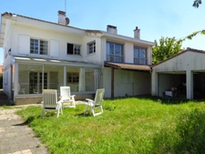 Maison à vendre SAUJON (17) 12 pièces 210m2 parcelle 700m2(deux habitations possibles)