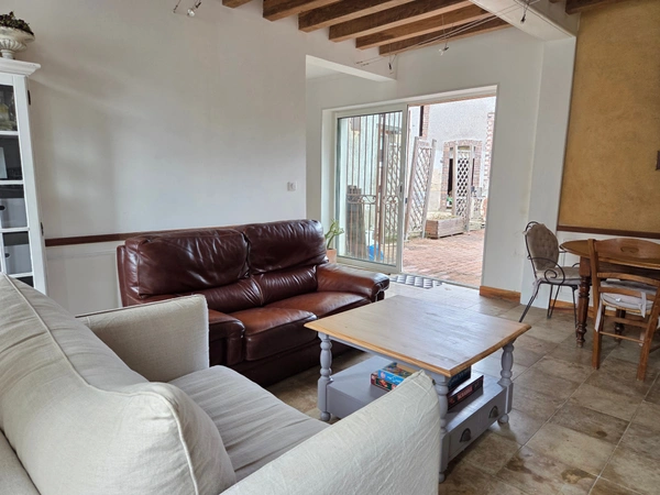 Dpt Yonne (89), à vendre BLENEAU maison de bourg de caractère 5 pièces de 120m2 avec cour de 80m2