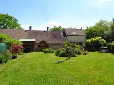 Maisons à vendre TREIGNY (89) Ensemble de deux maison 11pcs 5 ou 6 chbs, piscine, panneau solaire