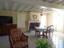 Maison charentaise en pierre rénovée – 163 m² habitables – Saint-Ciers-du-Taillon (17240)