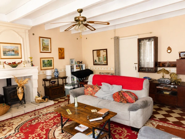Maison à vendre 5 pièces MOSNAC (17)maison avec petit jardin possibilité de vente à terme