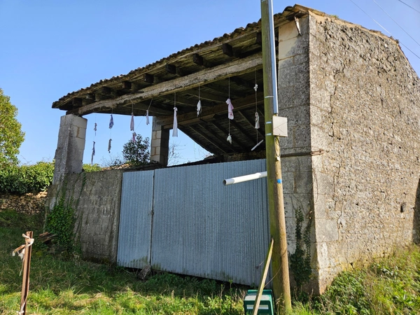 Maison à vendre SAINT DIZANT DU GUA (17) 2 pièces à rénover sur 1340m2