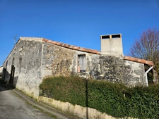 Maison à vendre SAINT DIZANT DU GUA (17) 2 pièces à rénover sur 1340m2