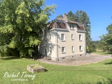 Fougerolles area, beautiful bourgeois house T9 on a plot of 75 ares! 