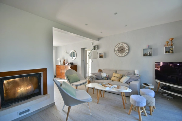 Chasselay village prisé - Maison de 155 m² - Piscine chauffée 