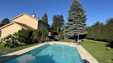 Chasselay village prisé - Maison de 155 m² - Piscine chauffée 