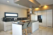 Contemporary villa of 147 m² with large garage