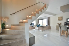 Contemporary villa of 147 m² with large garage