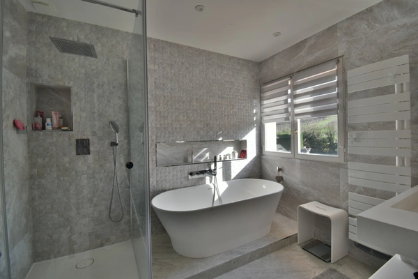 Chasselay village prisé - Maison de 155 m² - Piscine chauffée 