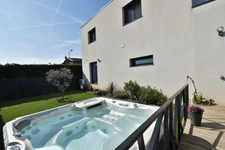 Contemporary villa of 147 m² with large garage