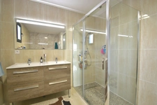 Contemporary villa of 147 m² with large garage