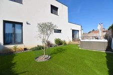 Contemporary villa of 147 m² with large garage