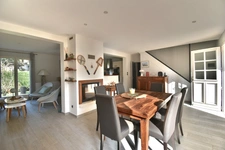 Chasselay village prisé - Maison de 155 m² - Piscine chauffée 