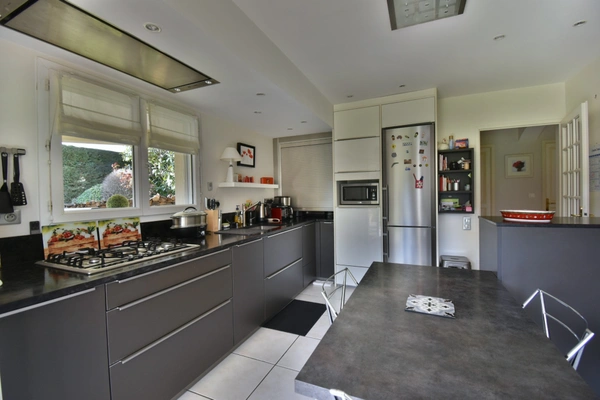 CHASSELAY (69380) - Villa de 191 m² avec garage double - Terrain de 1155 m²