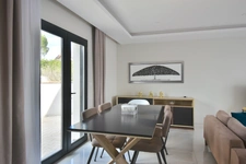 Contemporary villa of 147 m² with large garage