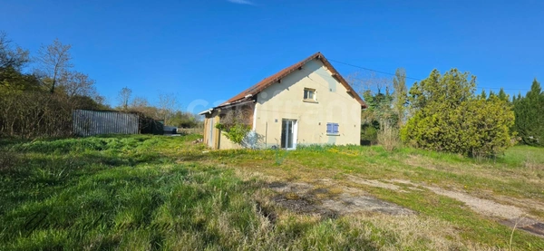  Maison à rénover au calme absolu – Petit Noir