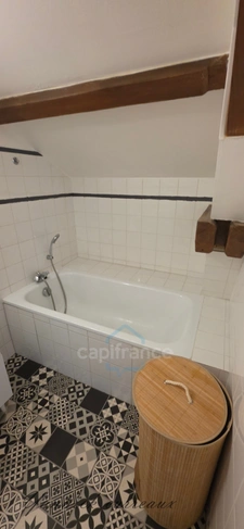 Appartement meublé T2 avec bureau – Parking privatif et cave**