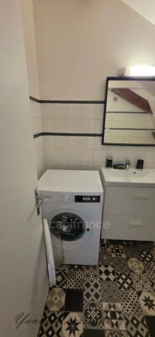 Appartement meublé T2 avec bureau – Parking privatif et cave**
