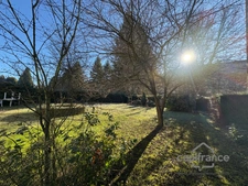 MAISON FAMILIALE AVEC JARDIN ET PISCINE