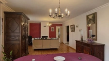 MAISON FAMILIALE AVEC JARDIN ET PISCINE