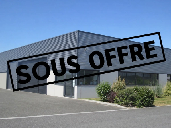 LOCAL D'ACTIVITES de 420m2, à 7 min de CHALLANS, visite de la 2*2 voies !