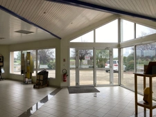 À vendre – Local artisanal loué avec bureaux et terrain – La Copechagnière (85) à 15 kms de MONTAIGU VENDEE