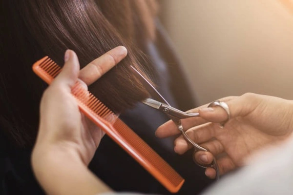 Fonds de commerce COIFFURE, à quelques kilomètres de la Côte Vendéenne, dans une charmante commune dynamique