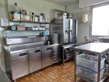 Fonds de commerce à vendre : RESTAURANT BAR bénéficiant d'une situation géographique privilégiée, dans un cadre authentique