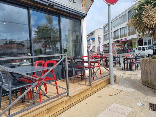 RESTAURANT-PIZZERIA-BURGERS AVEC VUE MER À NOTRE-DAME-DE-MONTS (85), ouvert 9 mois l'année, Prix NEGOCIABLE