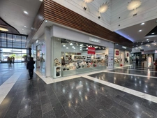 A LOUER, exceptionnelle surface commerciale au centre de FAMILY PLAZA