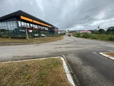 Magnifique surface commerciale de 340 m2 à louer Sortie de Cayenne