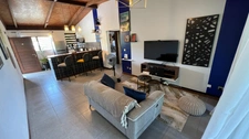 Splendide appartement T2  vue mer et massif du Rorota  à Rémire Montjoly vendu entièrement meublé et décoré