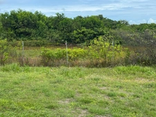 Exceptionnelle Maison a rénover sur une parcelle de 5000 m2 bord de RN1 Macouria