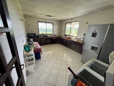 Exceptionnelle Maison a rénover sur une parcelle de 5000 m2 bord de RN1 Macouria