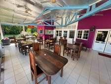 Spécial investisseur avisé, vente de l’hôtel restaurant La Marmotte, fonds et immobiliers idéalement situés à Matoury pres de l’aéroport 