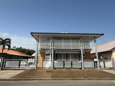 Exceptionnel immeuble de bureaux ZA de Cabalou à KOUROU