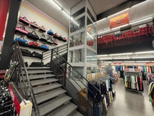 A LOUER SURFACE COMMERCIALE DE 850 M2 UTILES DANS UN IMMEUBLE SUR 3 NIVEAUX 