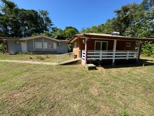 Spécial investisseur avisé, vente de l’hôtel restaurant La Chaumière, fonds et immobiliers idéalement situés à Matoury, près de Cayenne