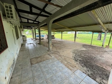 Exceptionnelle Maison a rénover sur une parcelle de 5000 m2 bord de RN1 Macouria