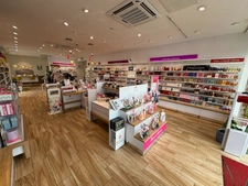 Fonds de commerce à vendre PARFUMERIE INSTITUT DE BEAUTE  REMIRE MONTJOLY (973)