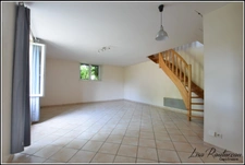Maison à vendre + Appartement en location - Centre historique de MONTAIGU (85)