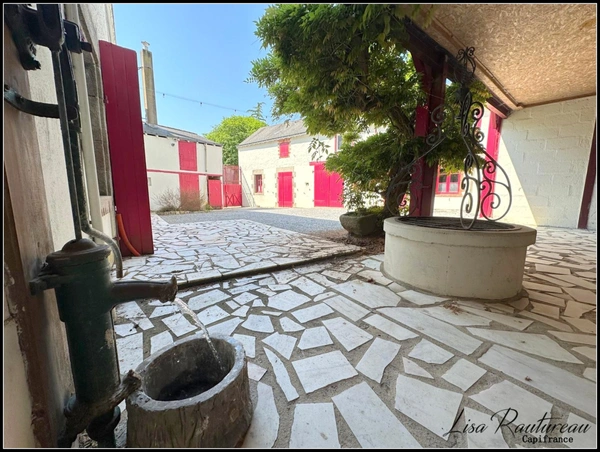 Dpt Loire Atlantique (44), à vendre VIEILLEVIGNE maison P10 de 360 m² - Terrain de 530,00 m² 