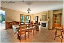 Exceptional estate - CHAVAGNES EN PAILLERS (85) - 2 houses and 2 gîtes with swimming pool