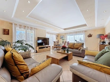 Maison à vendre 7 pièces 166 m2 JUVIGNAC (34) FONTCAUDE - Terrasse / Piscine - Double garage + Sous sol 121 m2 - Terrain clos