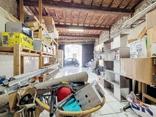 Immeuble à vendre MONTPELLIER (34) 254 m2 au sol -Comprenant un T1bis loué - un T3 libre - une remise de 100 m2 libre - un T2 à créer