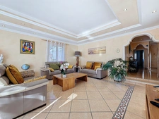 Maison à vendre 7 pièces 166 m2 JUVIGNAC (34) FONTCAUDE - Terrasse / Piscine - Double garage + Sous sol 121 m2 - Terrain clos