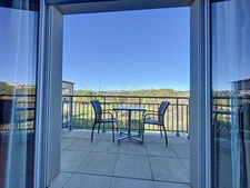 Appartement meublé T2 de 36 m2 + Terrasse en résidence de tourisme avec piscine. Destiné à la location saisonnière.